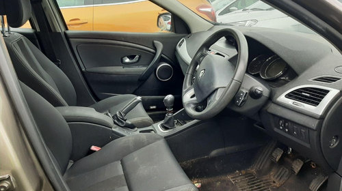 Aripa dreapta fata Renault Megane 3 2008