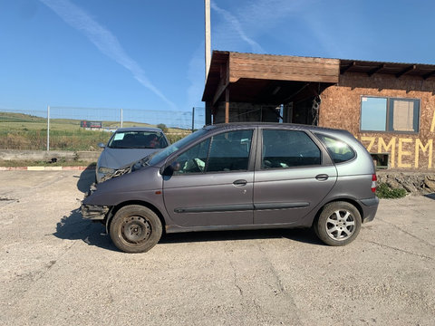 Aripa dreapta fata Renault Scenic 2001 limizina 1400 benzina