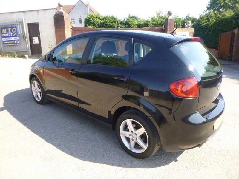 Aripa dreapta fata Seat Altea 2011 Hatch