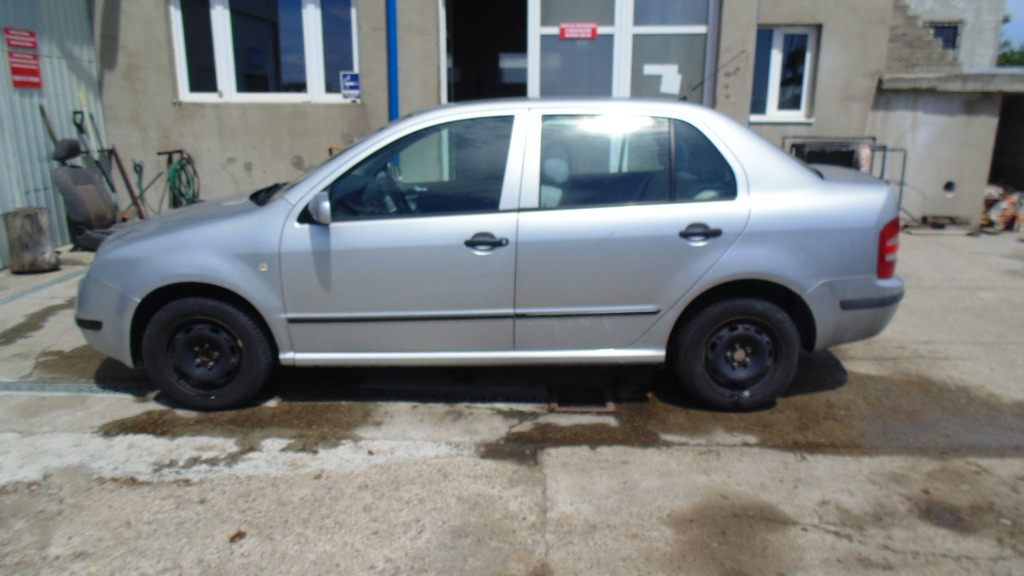 Aripa dreapta fata Skoda Fabia 2003 Seda