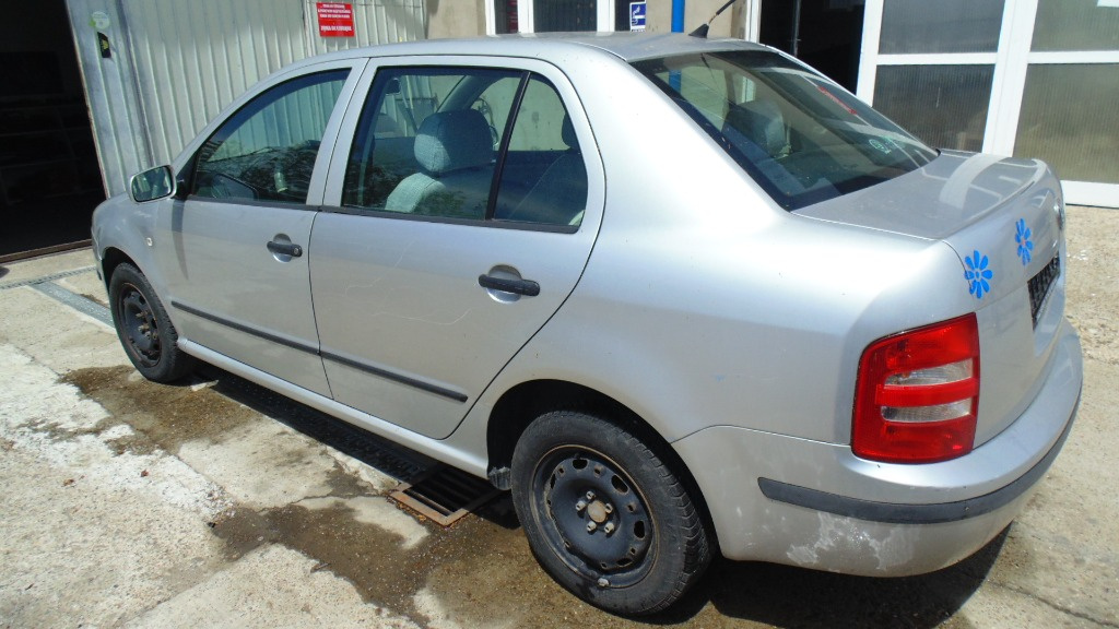 Aripa dreapta fata Skoda Fabia 2003 Seda