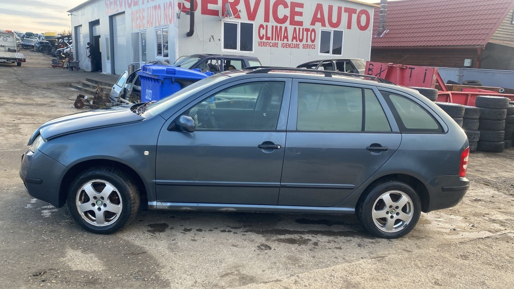 Aripa dreapta fata Skoda Fabia 2004 Brea