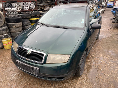 Aripa dreapta fata Skoda Fabia 2004 hatchback 1.4 MPI