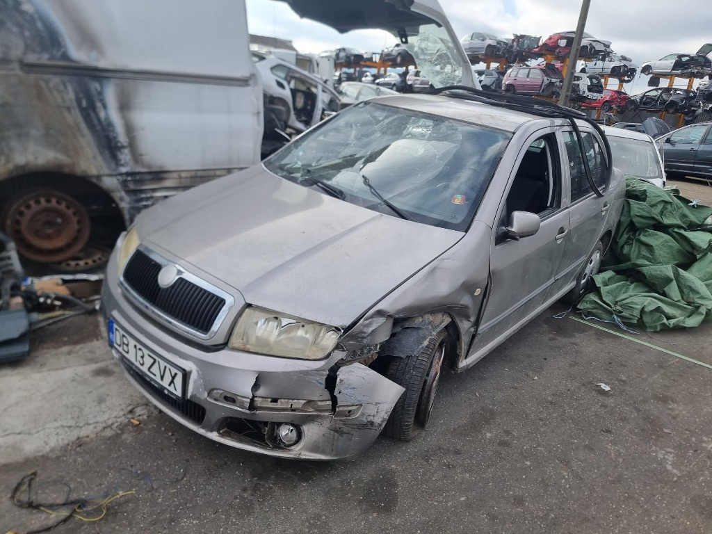 Aripa dreapta fata Skoda Fabia 2007 berlina 1.4 td