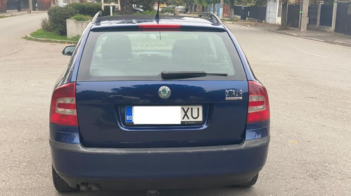 Aripa dreapta fata Skoda Octavia 2 2007 