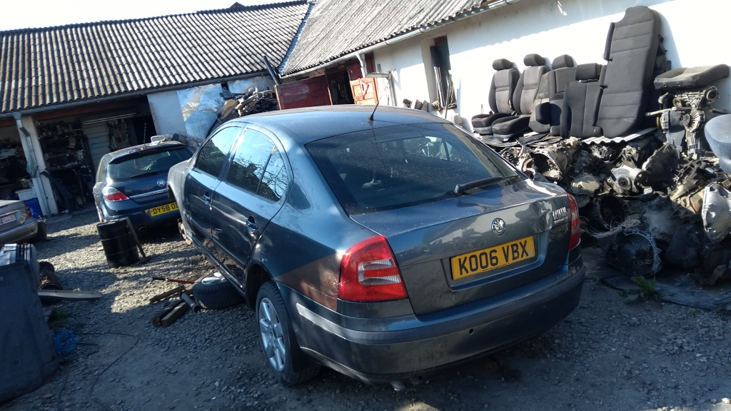 Aripa dreapta fata Skoda Octavia 2 2007 Hachbach 1.9,tdi