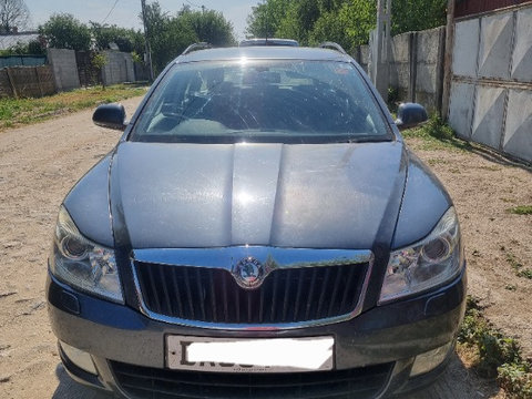 Aripa dreapta fata Skoda Octavia 2 2010 Break 1.9