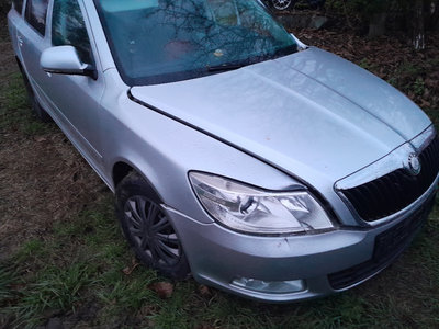 Aripa dreapta fata Skoda Octavia 2 2012 COMBI 1,6 