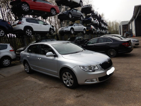 Aripa dreapta fata Skoda Superb 2 2013 Berlina 1.6 TDI