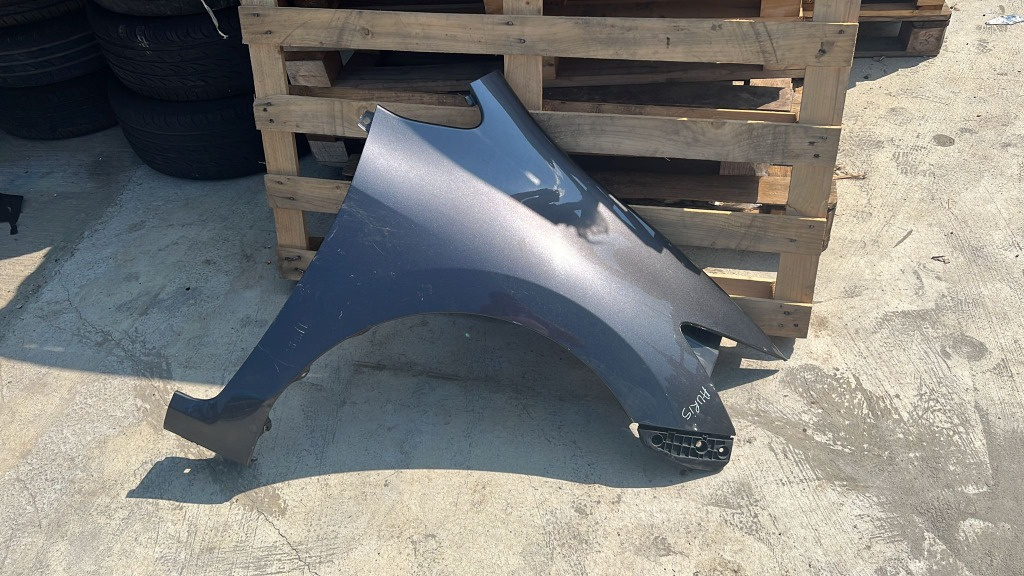 Aripa dreapta fata Toyota Auris 2011