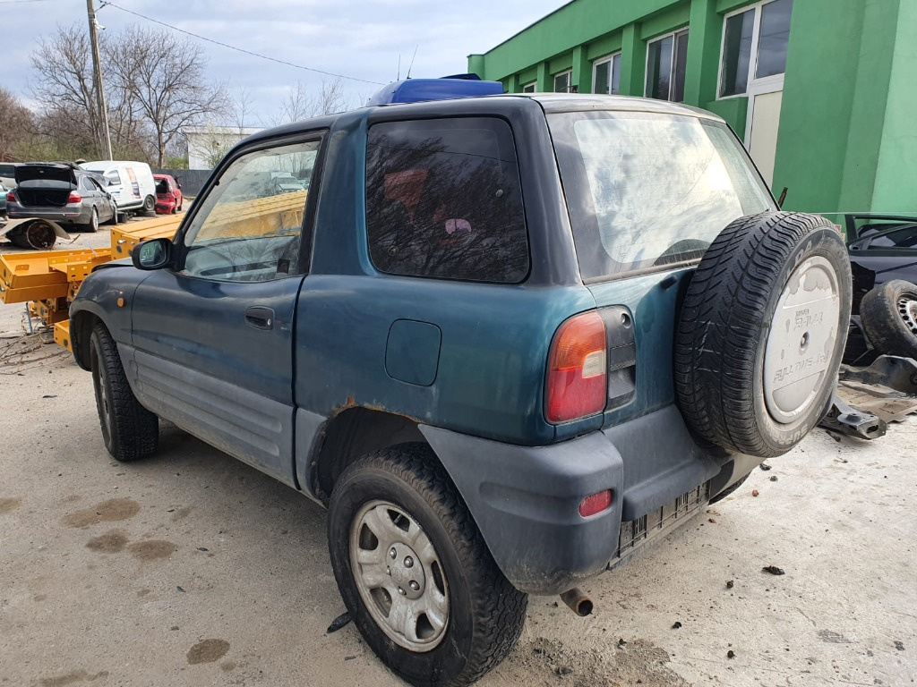 Aripa dreapta fata Toyota RAV 4 1997 4x4