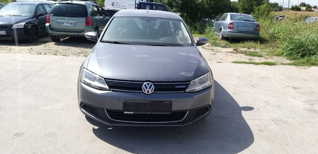 Aripa dreapta fata Volkswagen Jetta 2014 Sedan 1.4 TSI Hybrid