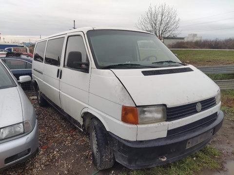 Aripa dreapta fata Volkswagen T4 2000 Van 2.4