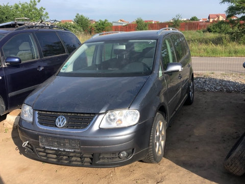 Aripa dreapta fata Volkswagen Touran 2003 Hatchback 2.0