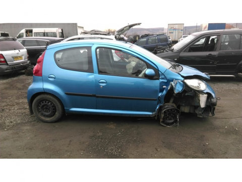 Aripa dreapta Peugeot 107 an 2007 motor 1.0 B,68 CP cod motor CFA/CFB