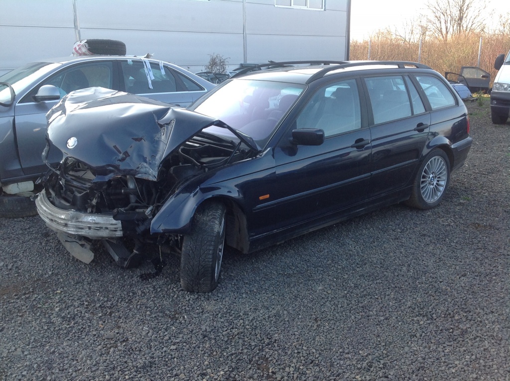 Aripa dreapta spate BMW E46 2001 BREAK 2.0 d