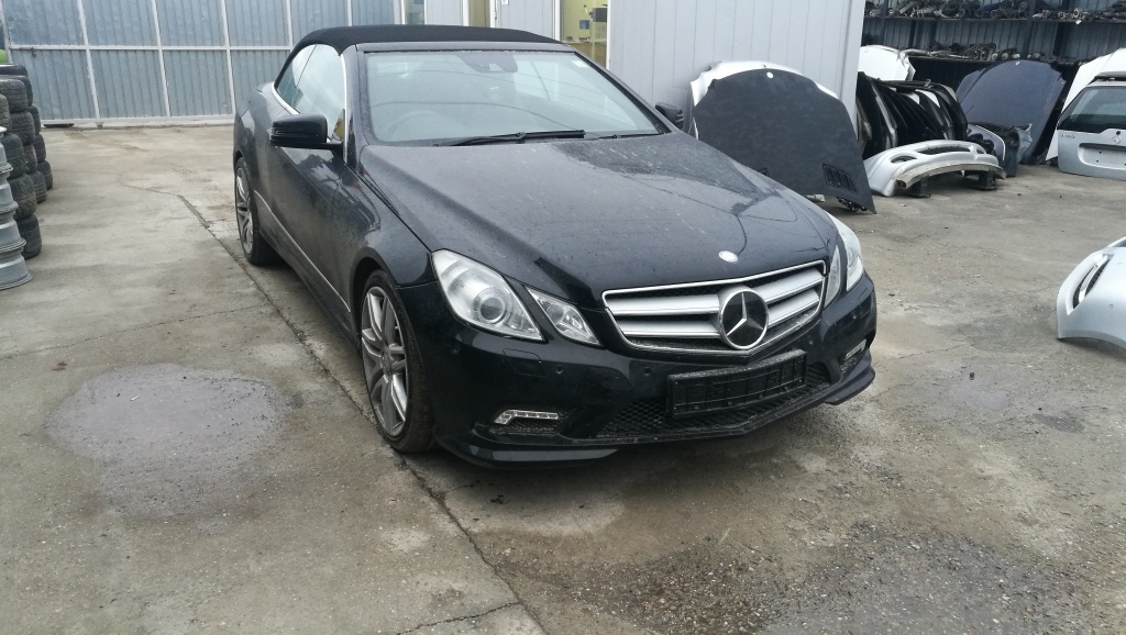 Aripa dreapta spate Mercedes E-CLASS cupe C207 201