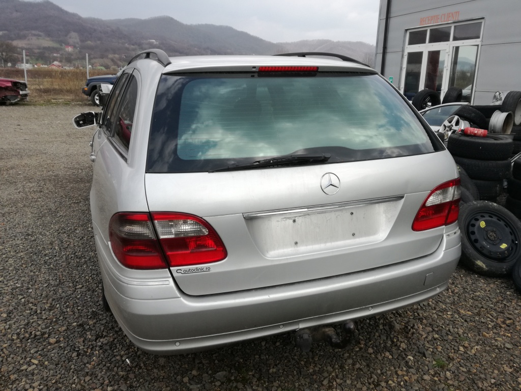 Aripa dreapta spate Mercedes E-Class W21