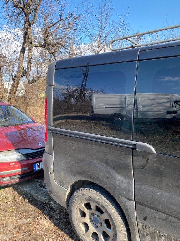 Aripa dreapta spate Opel Vivaro 2001-2014