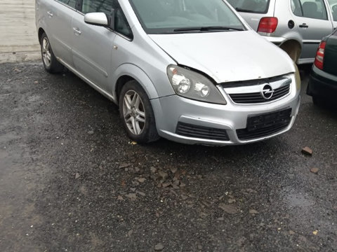 Aripa dreapta spate Opel Zafira B 2007 MONOVOLUM 1.9 CDTI