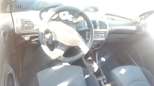 Aripa dreapta spate Peugeot 206 2004 bre