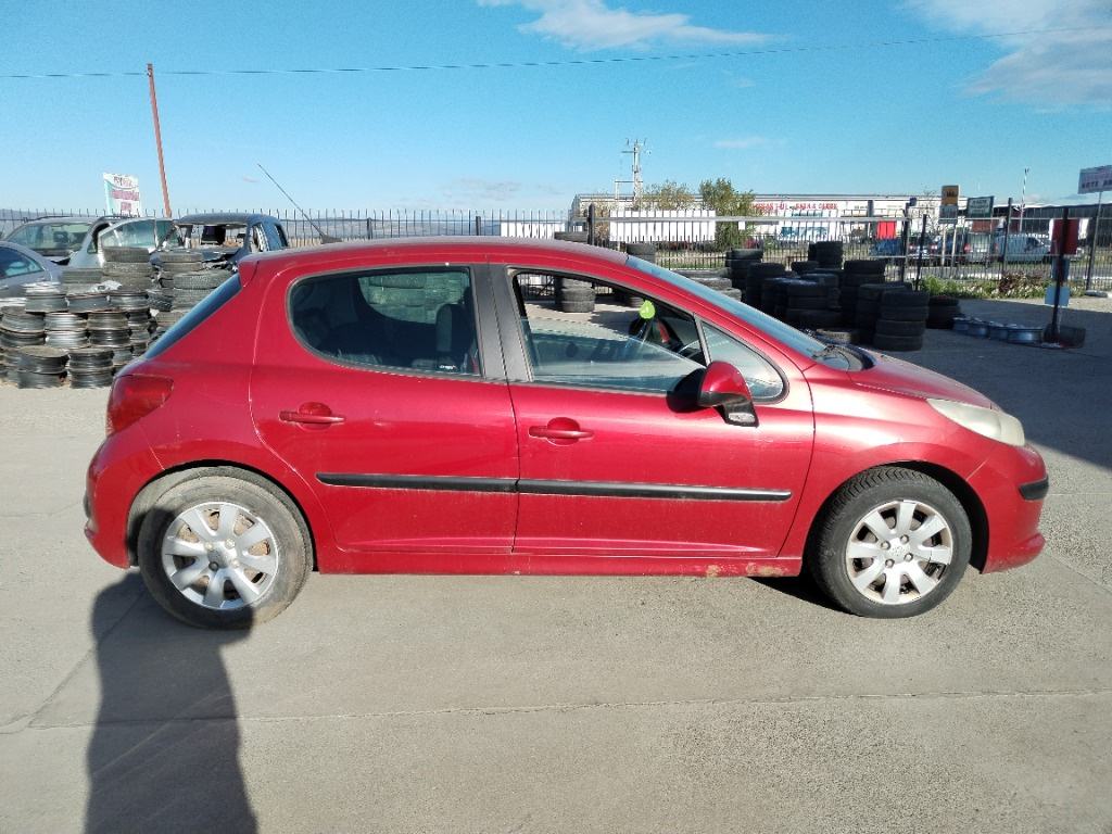 Aripa dreapta spate Peugeot 207 2006 1.4 KFV 65KW/