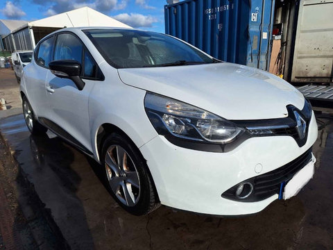 Aripa dreapta spate Renault Clio 4 2015 HATCHBACK 0.9 i H4B