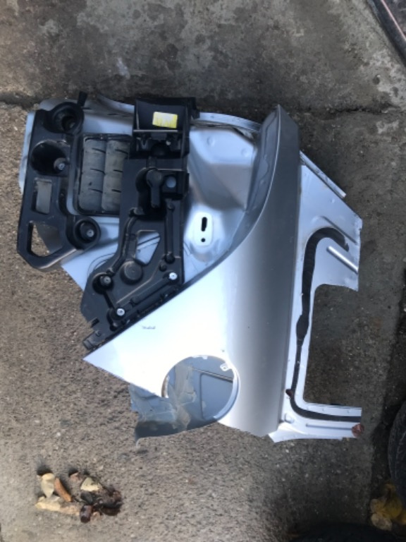 Aripa dreapta spate si suport bara renault clio 4 combi