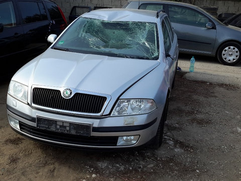 Aripa dreapta spate Skoda Octavia 2 2007 break 1.9