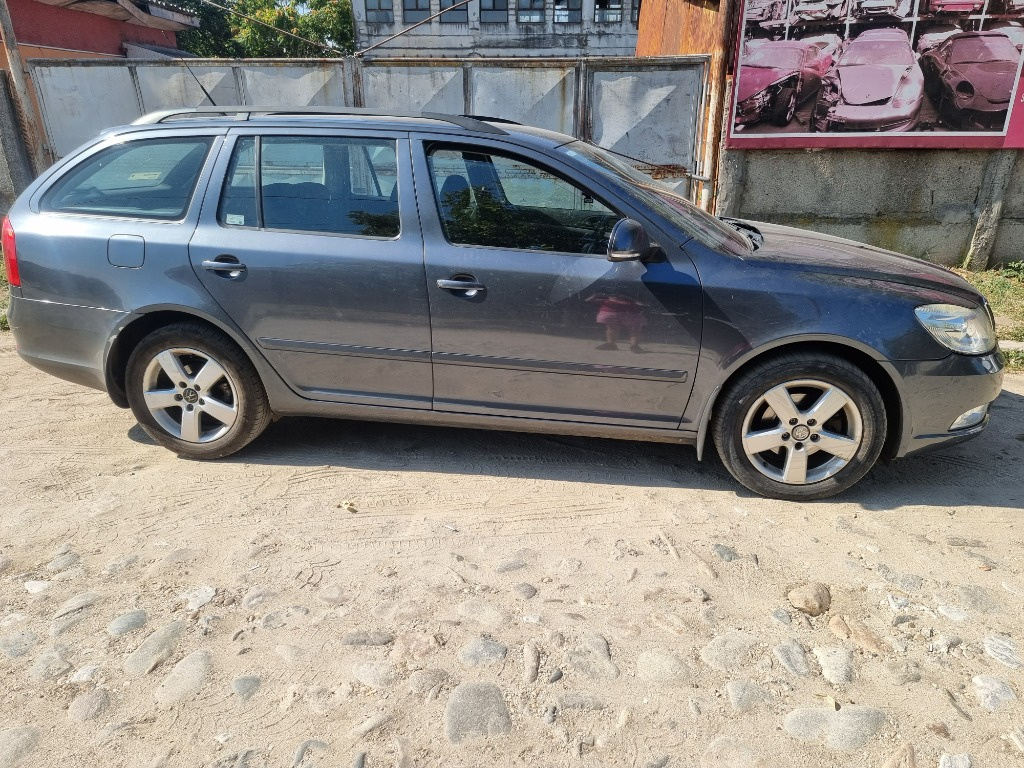 Aripa dreapta spate Skoda Octavia 2 2010
