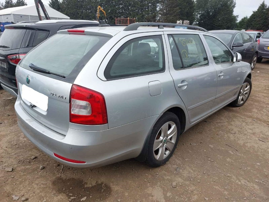 Aripa dreapta spate Skoda Octavia 2 2012 BREAK 2.0 TDI CFHC