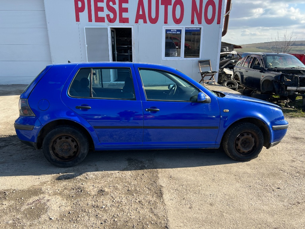 Aripa dreapta spate Volkswagen Golf 4 19