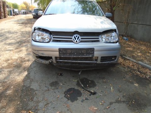 Aripa dreapta spate Volkswagen Golf 4 2000 Hatchback 2.0