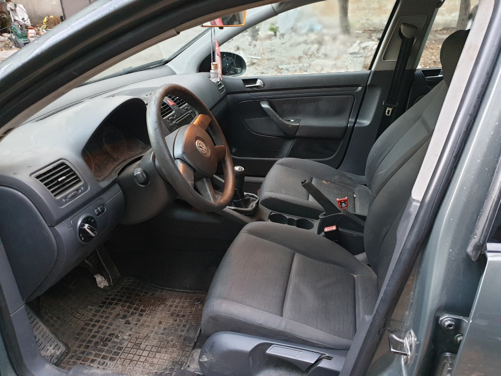 Aripa dreapta spate Volkswagen Golf 5 20