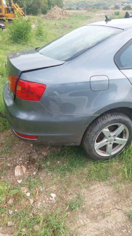 Aripa Dreapta spate Volkswagen Jetta 2011