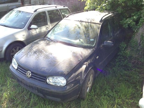 Aripa dreapta spate VW Golf 4 2003 Break 1.9 TDI AXR