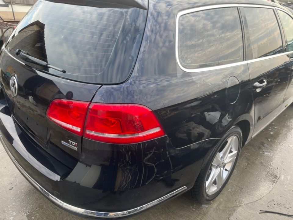 Aripa dreapta spate Vw Passat B7 Break cod culoare LC9X