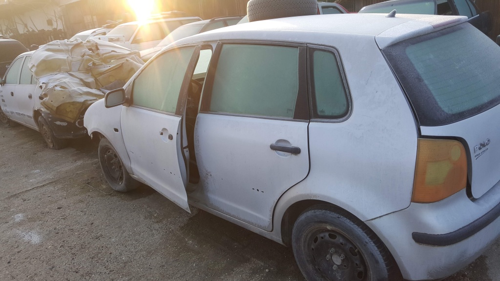 Aripa dreapta spate VW Polo 9N 2004 4 usi 1.2 12V