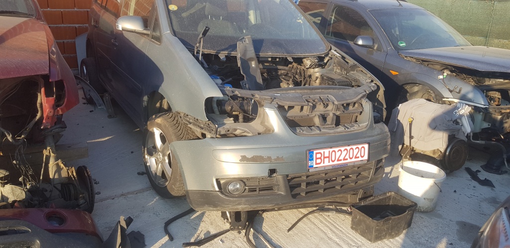 Aripa dreapta spate VW Touran 2005 Suv 2.0 tdi