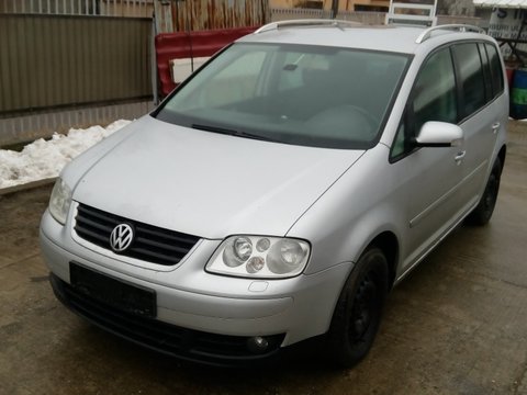 Aripa dreapta spate VW Touran 2006 Htchback 2.0 TDI BKD