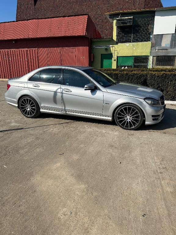 Aripa dreapta / stanga fata Mercedes c CLASS W204 s204 c200cdi c220 CDI c250cdi c300cdi c350cdi W204