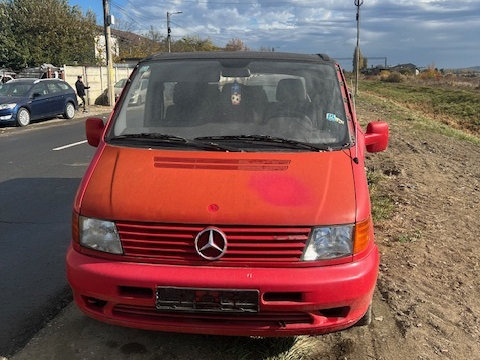 Aripa fata dreapta Mercedes-Benz Vito W638 [1996 - 2003] Mixto minivan 4-usi 108 D MT (79 hp) Mercedes-Benz Model Vito, An de fabricare 1998, motor de 2.2 diesel, 58kW