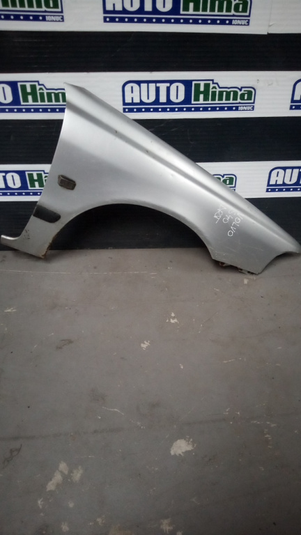 Aripa fata dreapta VOLVO S40 I 1995-2004 Argintie