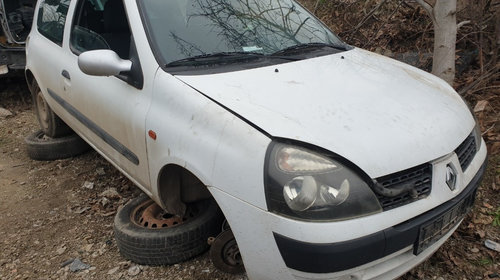 Aripa fata Renault Clio I an 2001