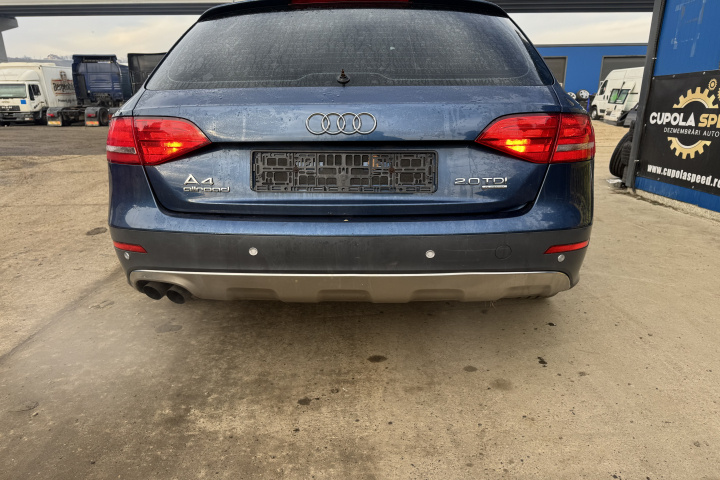Aripa fata stanga culoare LZ5B Audi A4 a