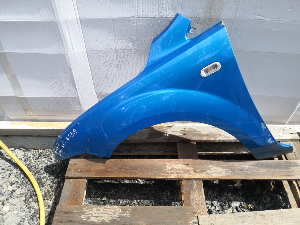 Aripa fata stanga Ford Focus 2006 albastru