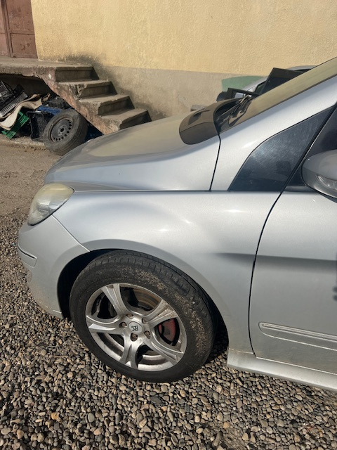 Aripa fata stanga Mercedes-Benz B-Class W245 [2005