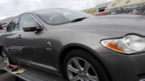 Aripa jaguar xf luxury 2011