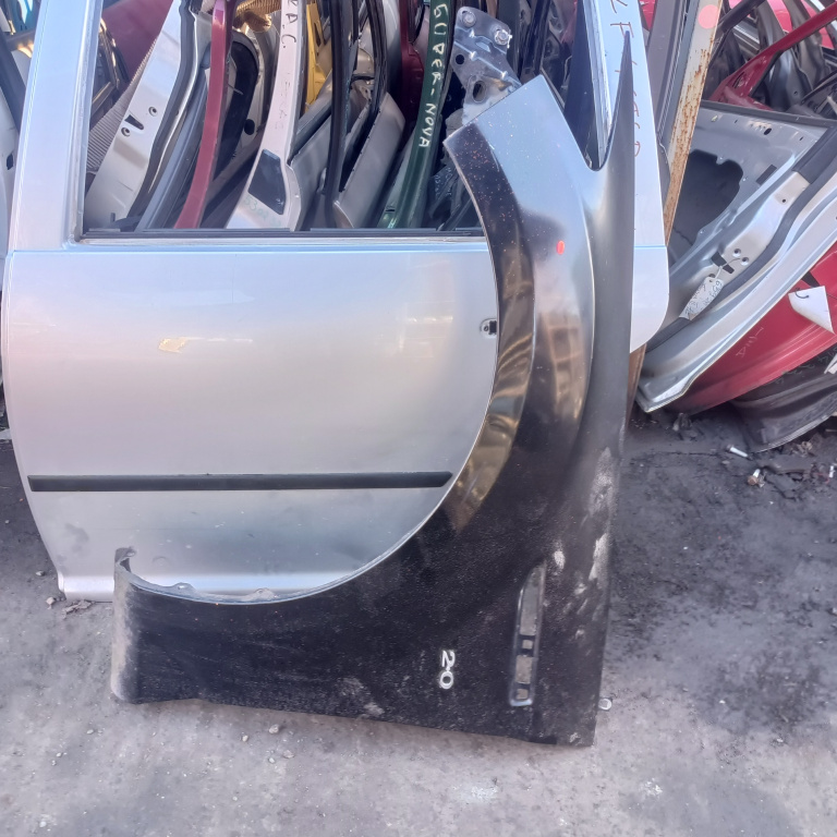 Aripa Negru,fata,stanga Ford MONDEO Mk4  2007 - 2014 Benzina