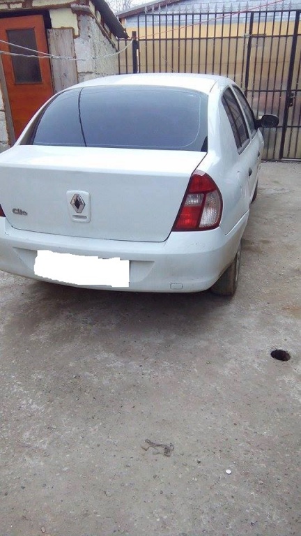 Aripa spate clio,1.5 dci,an 2005